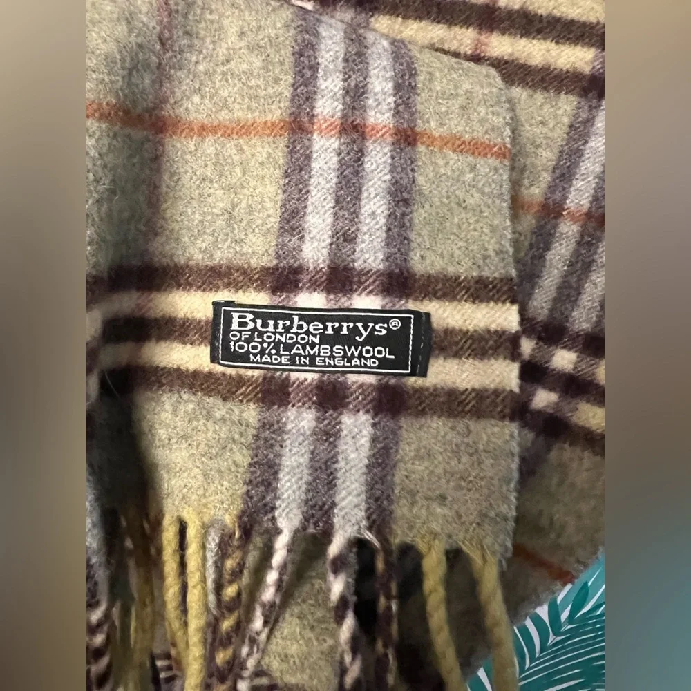 Vintage Burberry 100% lamb wool scarf made in England Green nova check - Picture 6 of 6